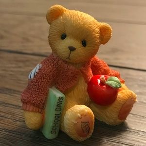 🍎  P. Hillman - "School Days" Bear Figurine - 1998